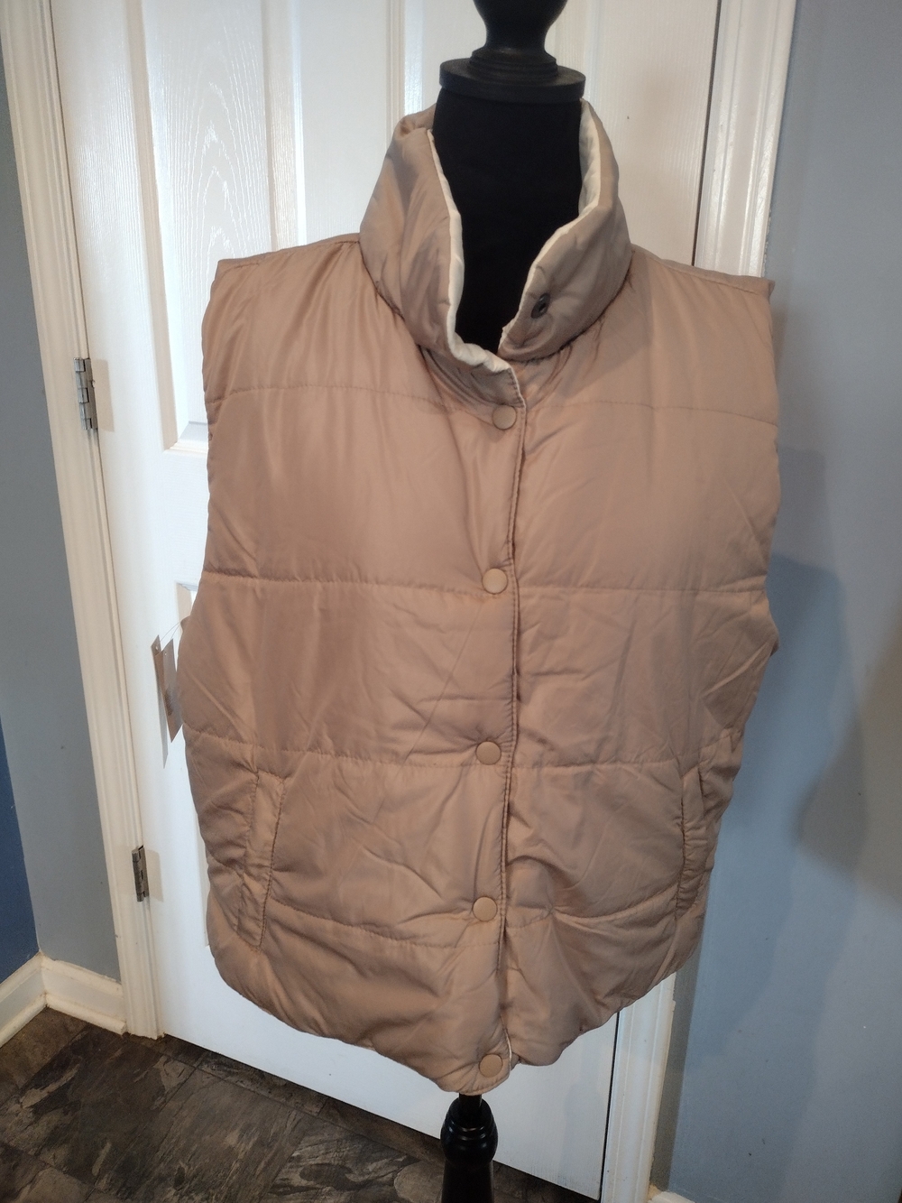 NWT Thread & Supply Reveriable Quilted Puffer Vest